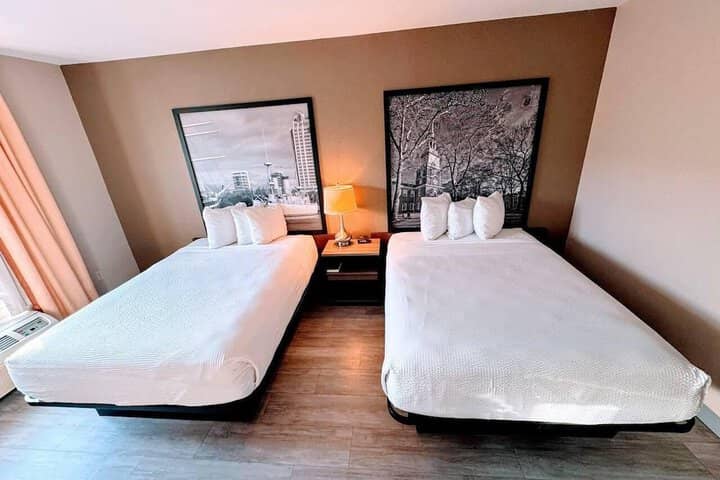 Room 7 of 28