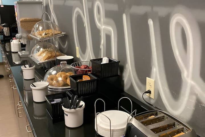 Breakfast/Coffee Service 25 of 28