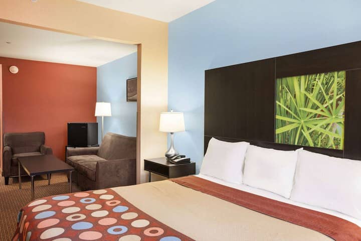 Room 15 of 28