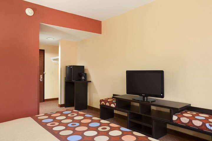 Room 12 of 28